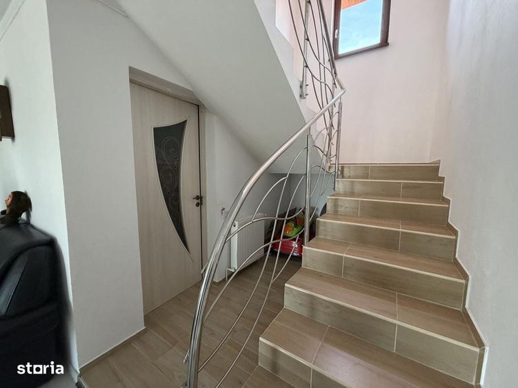 Casă cu 4 camere cu Teren 1175 Mp în Central