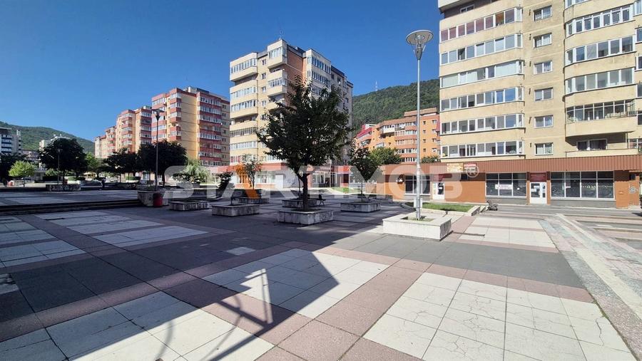 Apartament cu 2 camere decomandat, mobilat în Răcădău