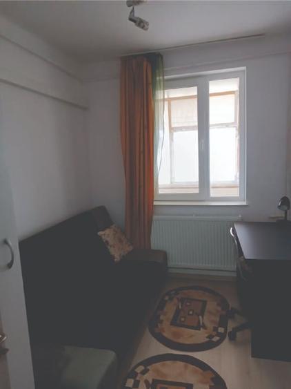 Apartament cu 2 camere semidecomandat, mobilat în Tomis Nord