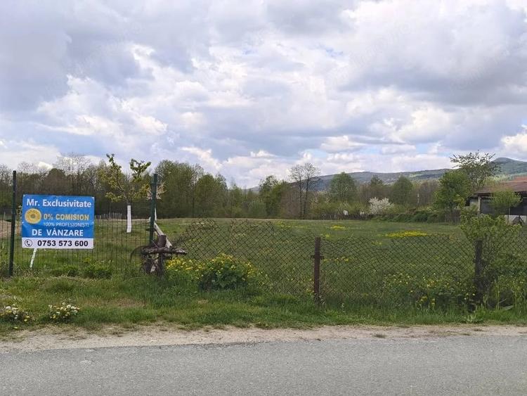 Teren de 19209 mp, în Crasna