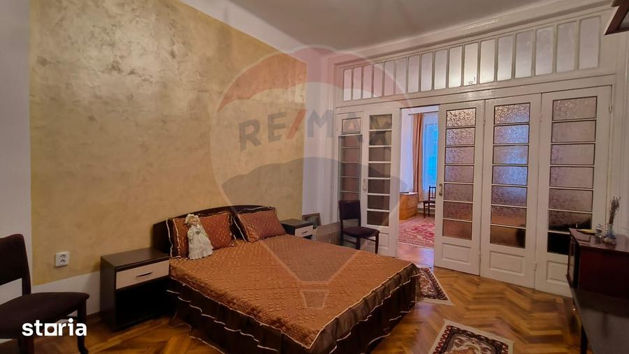Casă cu 3 camere cu Teren 127.58 Mp în Piața Centrală