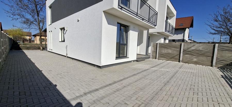 Duplex cu 5 camere cu Canalizare în Dumbrăvița
