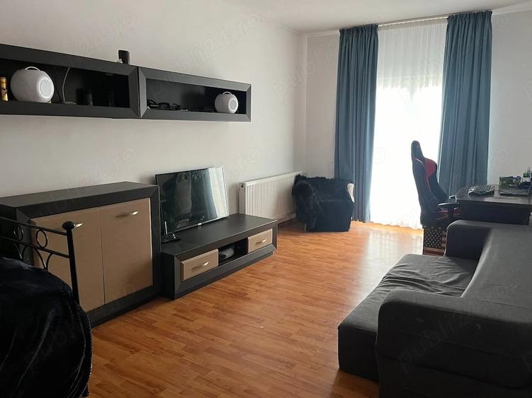 Casă cu 9 camere cu Teren 362 Mp în Central