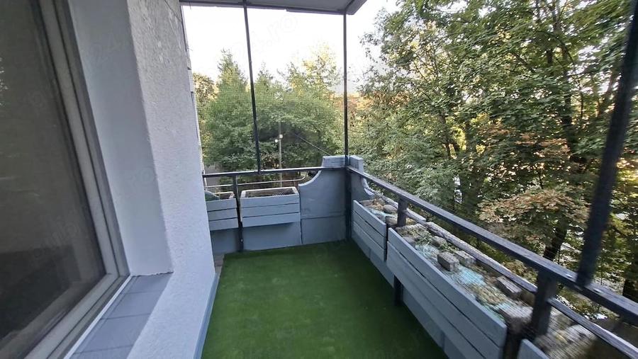 Apartament cu 3 camere decomandat în 7 Noiembrie
