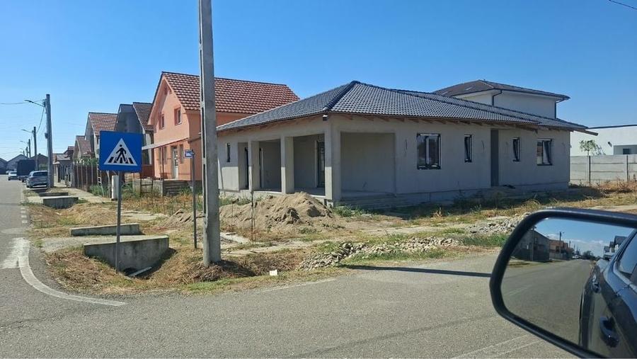 Casă cu 3 camere în Sântandrei
