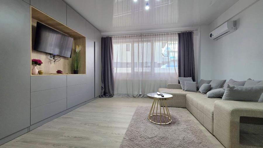 Apartament cu 2 camere semidecomandat, mobilat în Mamaia-Sat