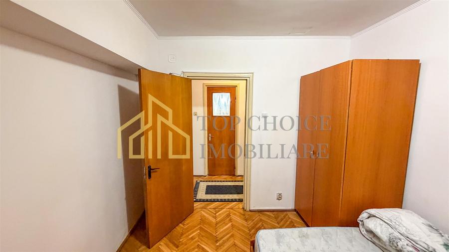 Apartament cu 3 camere semidecomandat, mobilat în 1 Mai