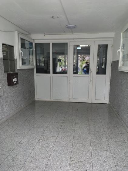 Apartament cu 2 camere semidecomandat, mobilat în Dristor