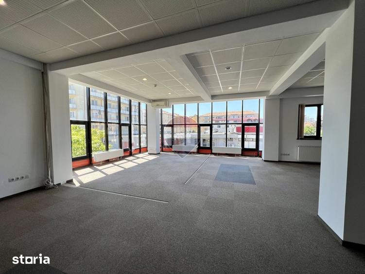 Spațiu comercial, de 291 mp, în Central