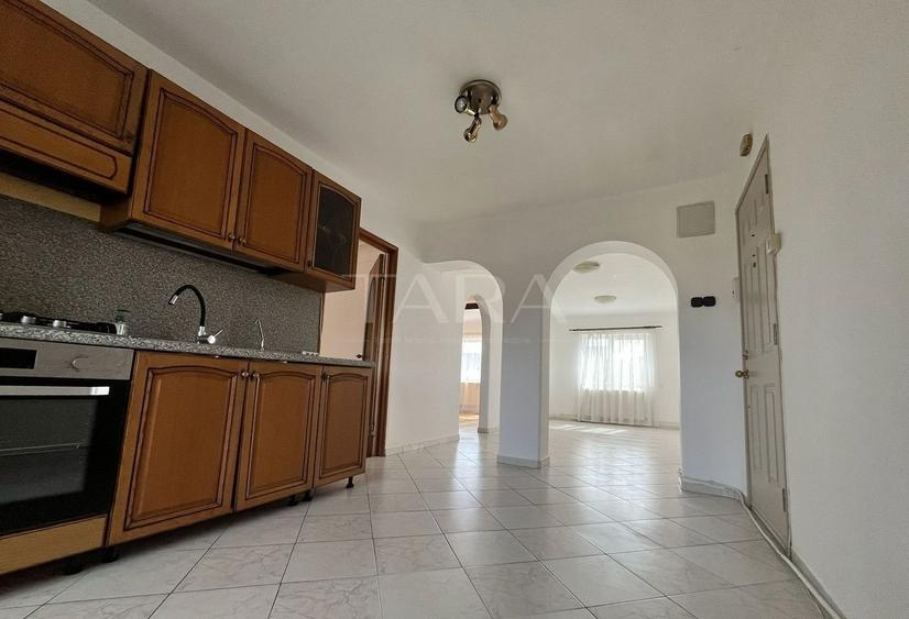 Apartament cu 4 camere, mobilat în Zorilor