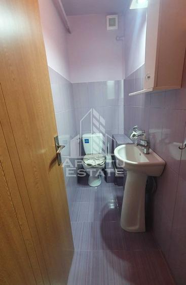 Apartament cu 3 camere semidecomandat, mobilat în Soarelui