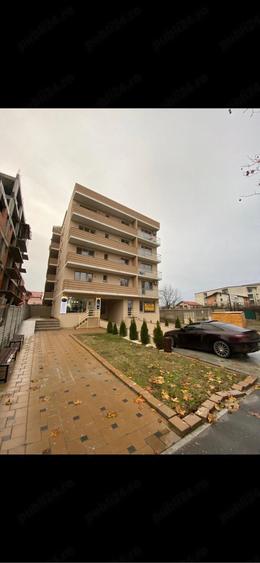 Apartament cu 3 camere decomandat în Băneasa