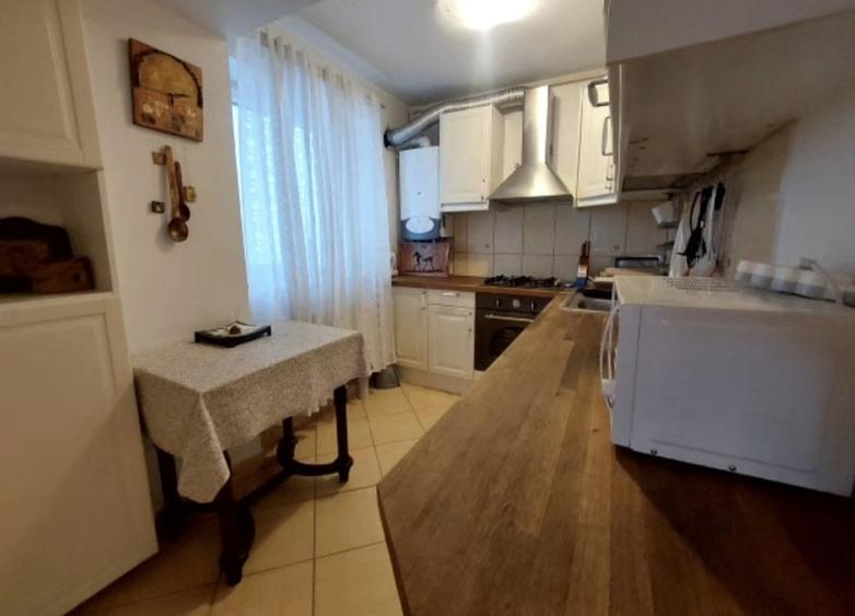 Apartament cu 2 camere nedecomandat în Vitan-Bârzești
