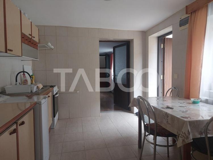 Casă cu 5 camere decomandat cu Canalizare în Cisnădie