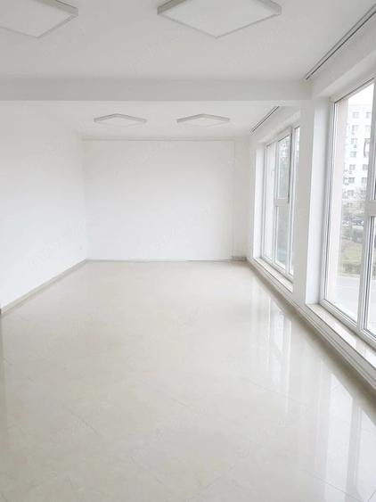 Spațiu comercial, de 90 mp, în Republicii