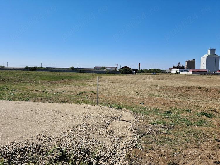 Casă cu Teren 68100 Mp în Gepiu