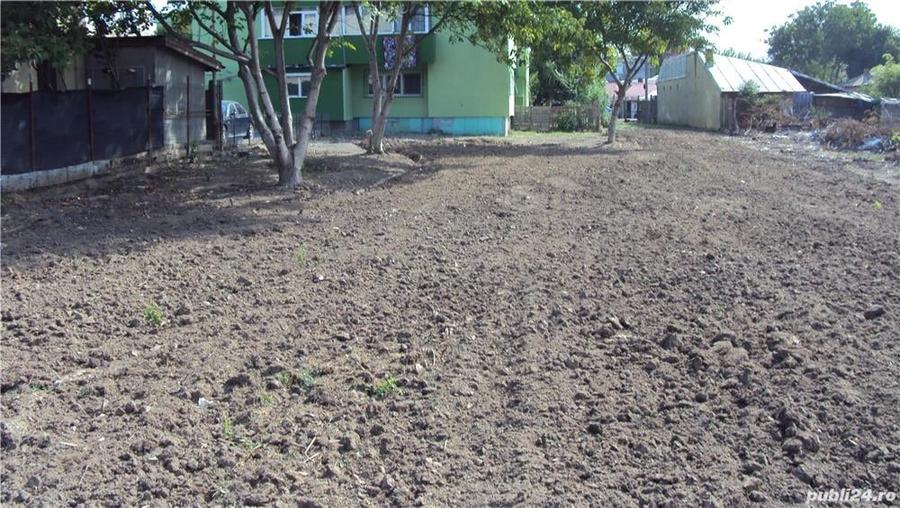 Teren de 2658 mp, în 1 Decembrie