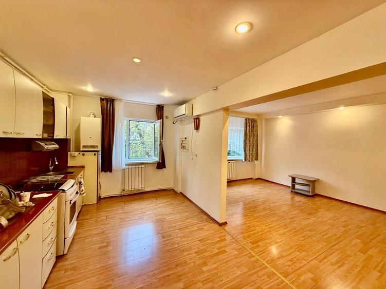 Apartament cu 3 camere decomandat în Mihai Eminescu