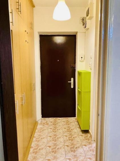 Garsonieră semidecomandată în Titan