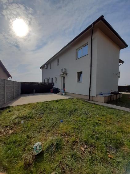 Duplex cu 4 camere cu Teren 264 Mp în Moșnița Nouă