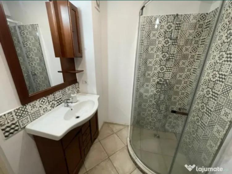 Apartament cu 2 camere semidecomandat în Centrul Istoric