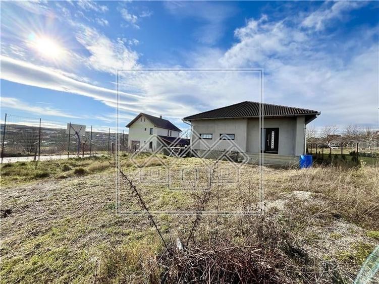 Casă individuală cu 4 camere cu Teren 810 Mp în Daia