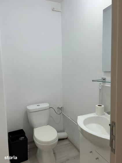 Apartament cu 3 camere decomandat în Hărmanului