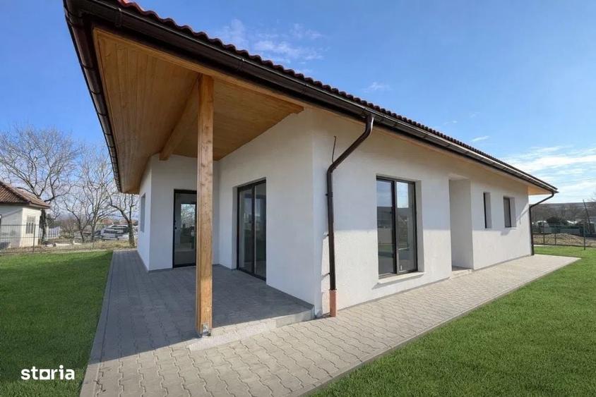 Casă cu 4 camere în Juc-Herghelie