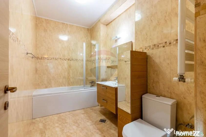 Apartament cu 4 camere decomandat în Nordului