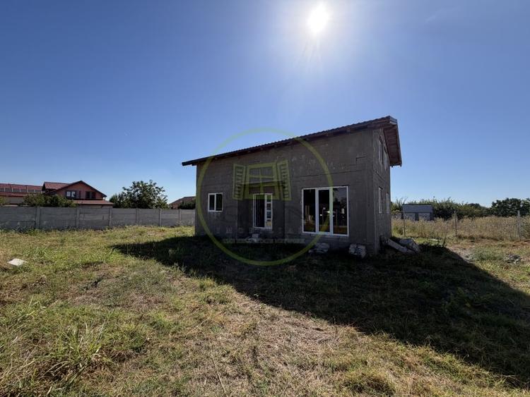 Casă individuală cu 5 camere cu Teren 437 Mp în Malu Mare