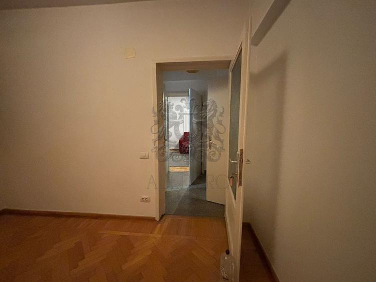 Apartament cu 3 camere semidecomandat, mobilat în Cișmigiu