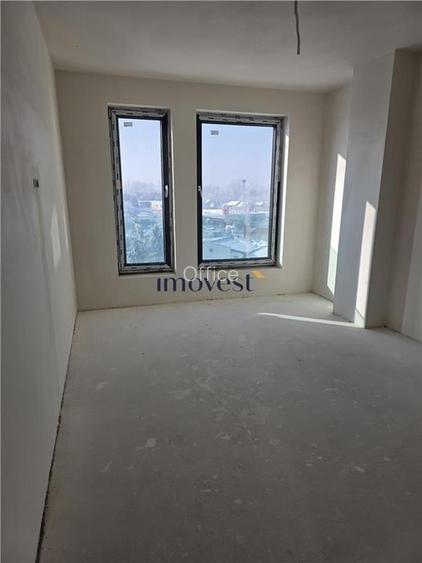 Apartament cu 2 camere semidecomandat în Botizului