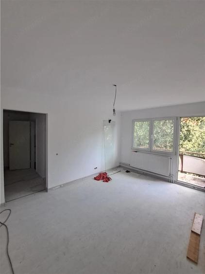 Apartament cu 2 camere semidecomandat în Tipografilor