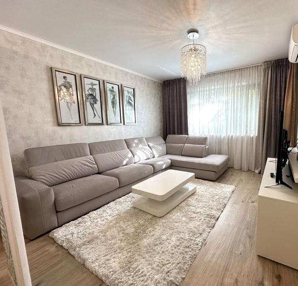 Apartament cu 3 camere decomandat, mobilat în Băneasa