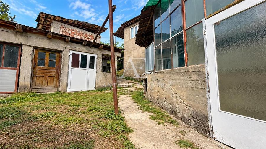 Casă individuală cu 4 camere cu Canalizare în Dealuri Oradea