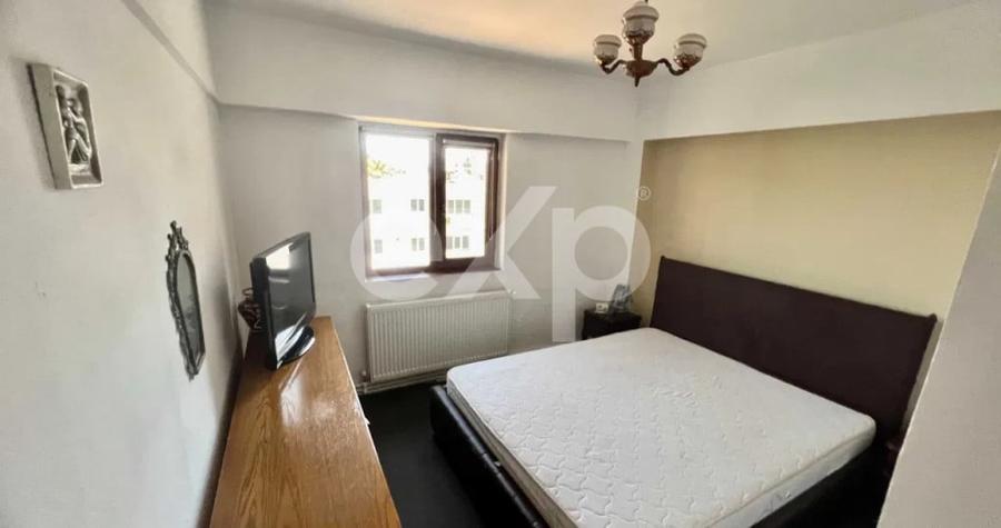 Apartament cu 3 camere decomandat în Capitol