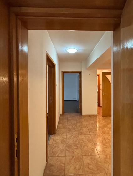 Apartament cu 3 camere decomandat în Decebal