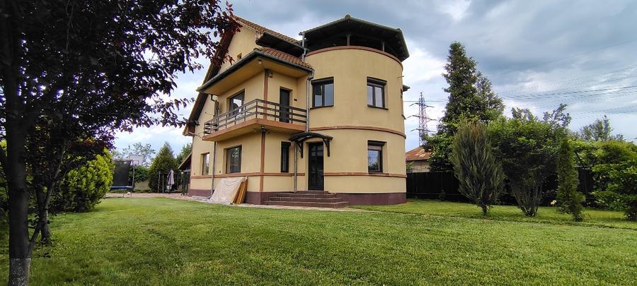 Casă individuală cu 5 camere cu Canalizare în Răzvad