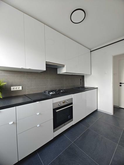 Apartament cu 4 camere semidecomandat în Ultracentral