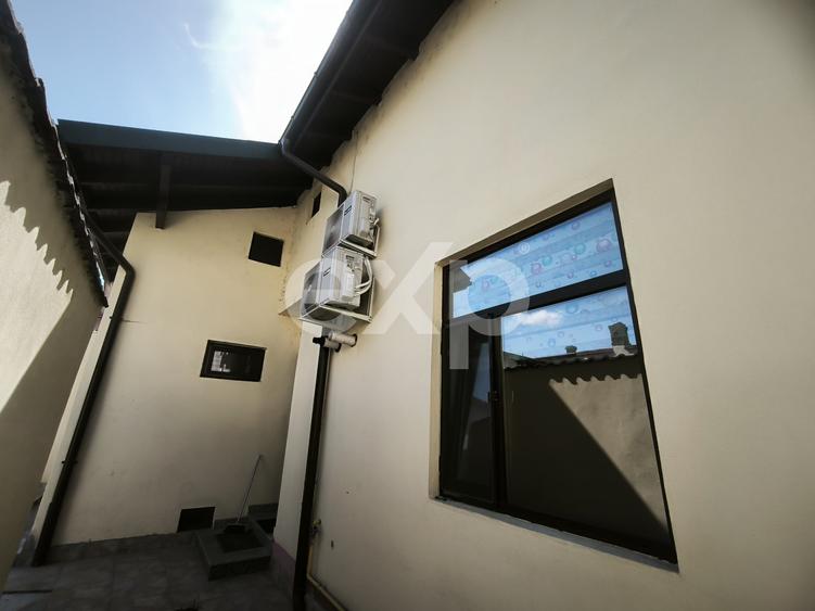 Casă individuală cu 6 camere cu Canalizare în Ultracentral