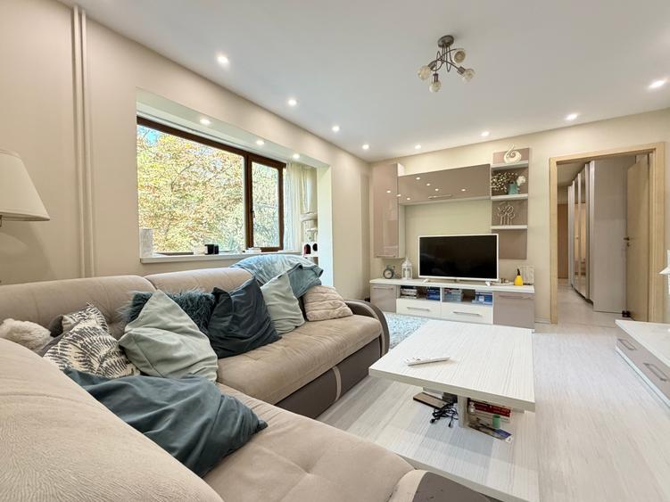 Apartament cu 3 camere semidecomandat în Gheorghe Lazăr