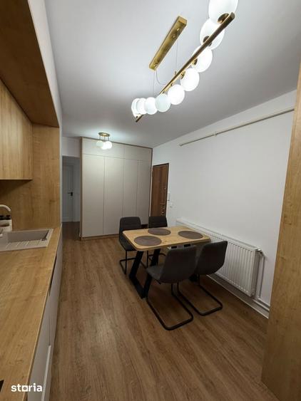Apartament cu 4 camere decomandat în Republicii