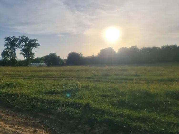 Teren de 750 mp, în Cristian