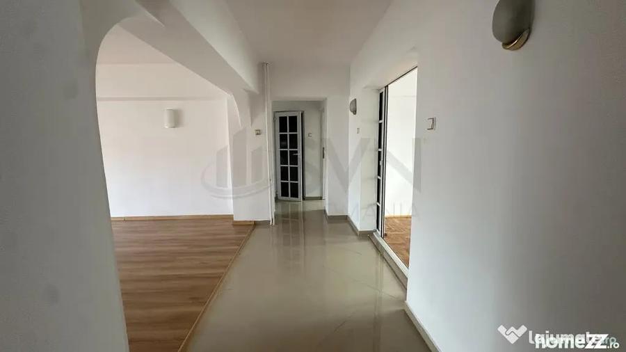Apartament cu 4 camere decomandat în Alba Iulia