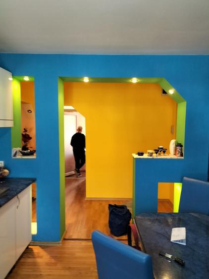 Apartament cu 3 camere decomandat în Central