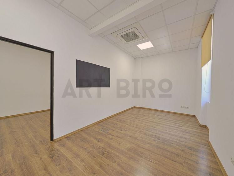 Birou, de 110 mp, în P-ța Universității