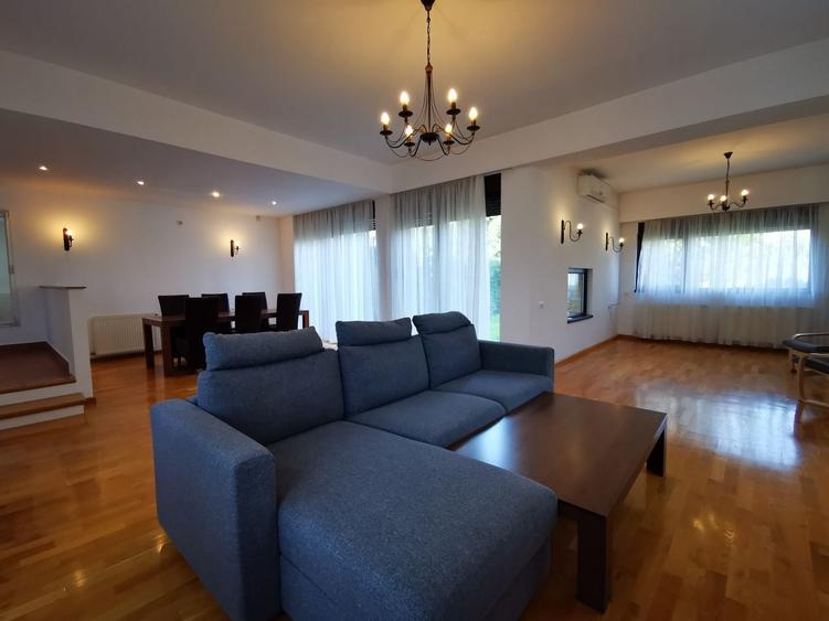 Duplex cu 5 camere cu Canalizare în Iancu Nicolae