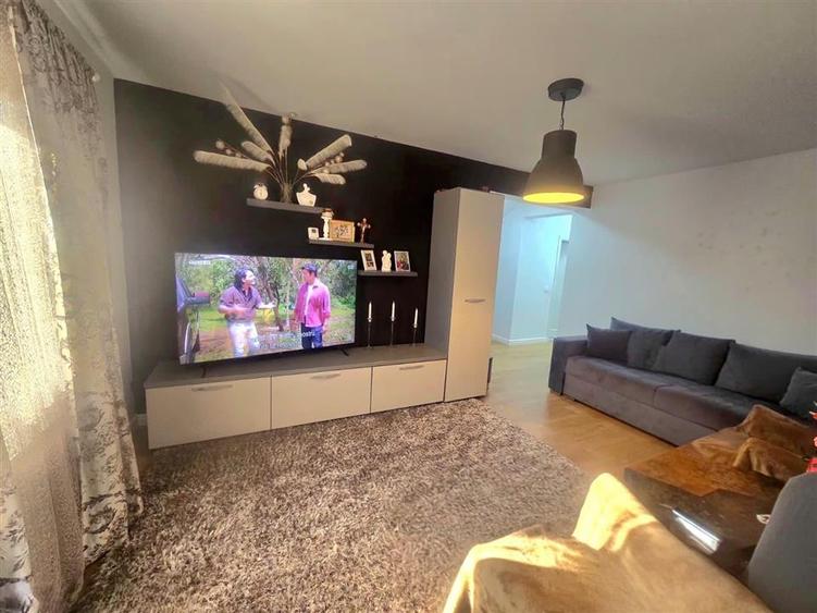 Casă individuală cu 5 camere cu Teren 286 Mp în Moara