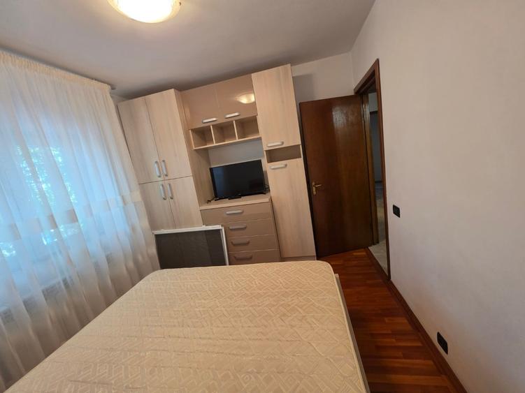 Apartament cu 4 camere decomandat în Fundeni