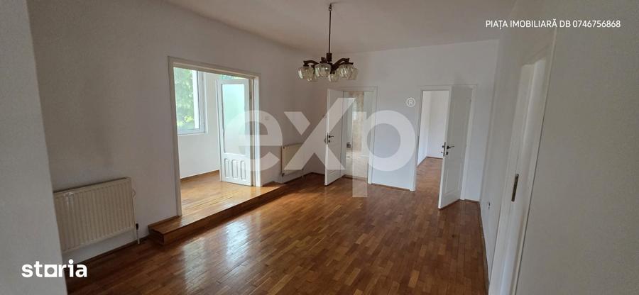 Casă cu 10 camere cu Teren 1329 Mp în Micro 6